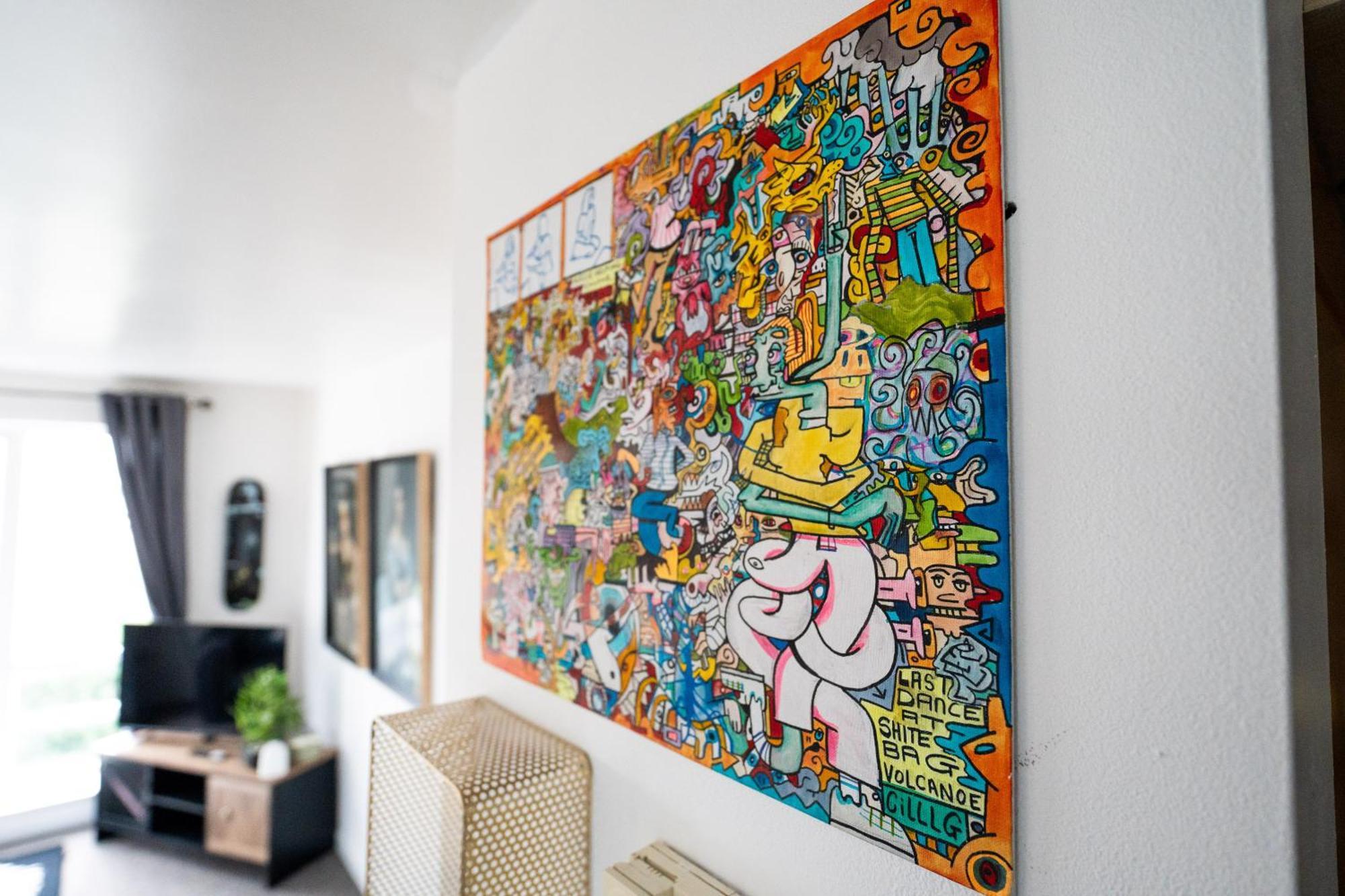 Artistic Stunning Apartment City View 런던데리 외부 사진